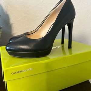 Gianni Bini- Leighanne Black leather platform pumps